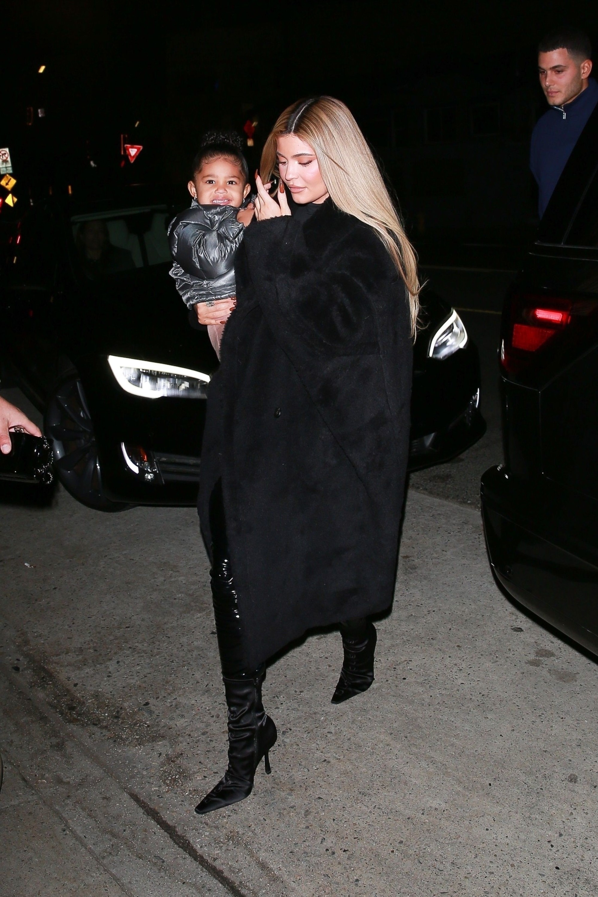 Access_Kardashian_001~0.jpg