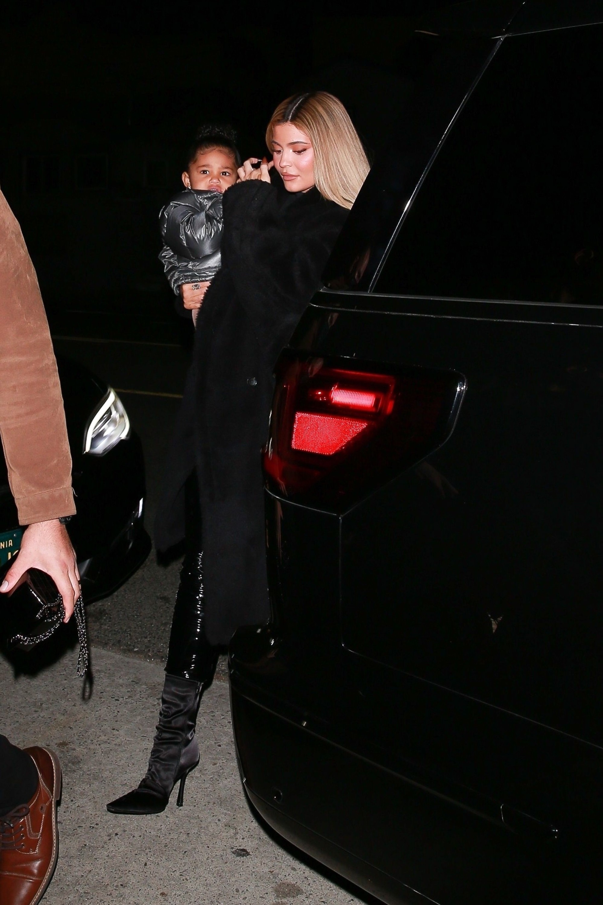 Access_Kardashian_005~0.jpg