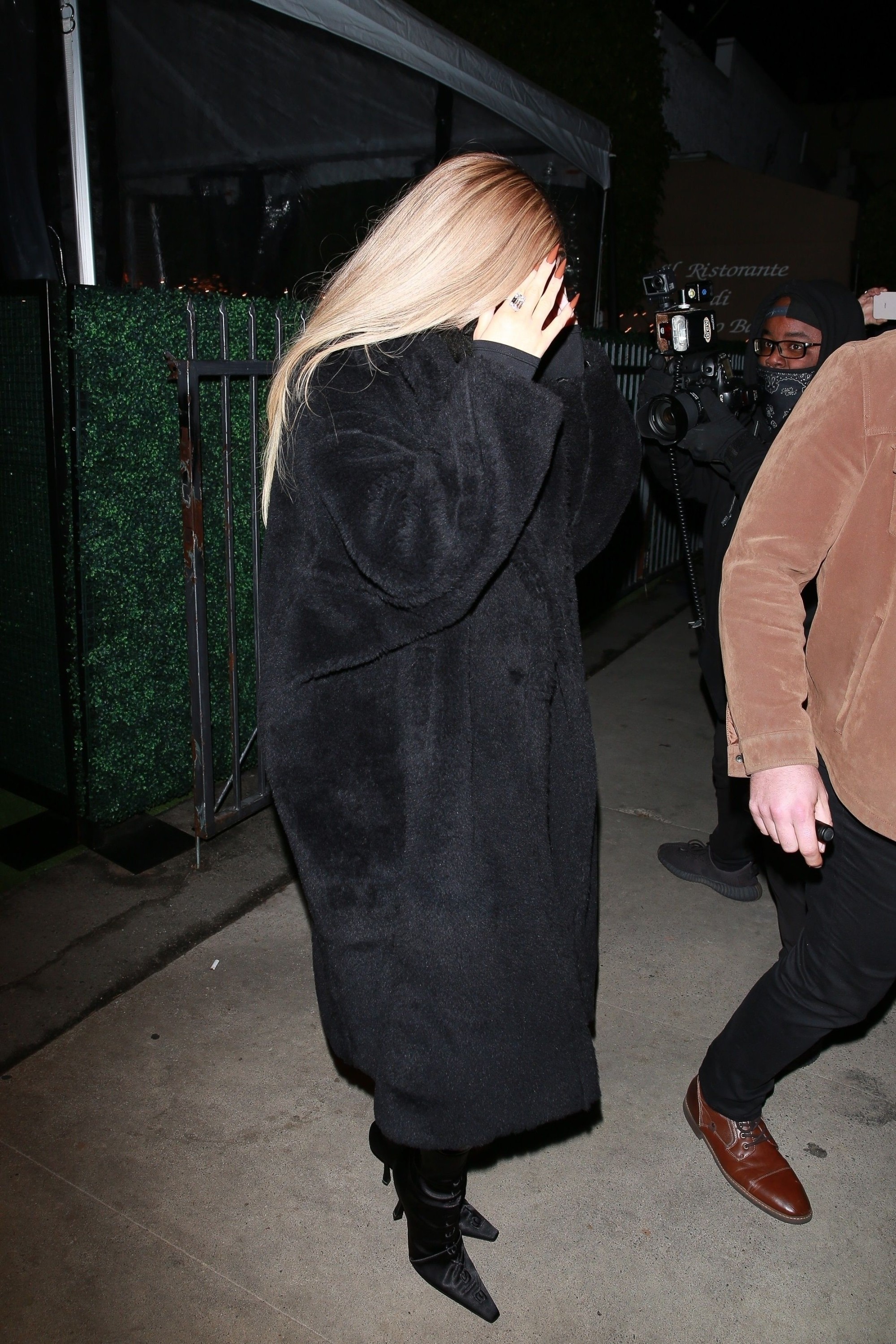 Access_Kardashian_001.jpg
