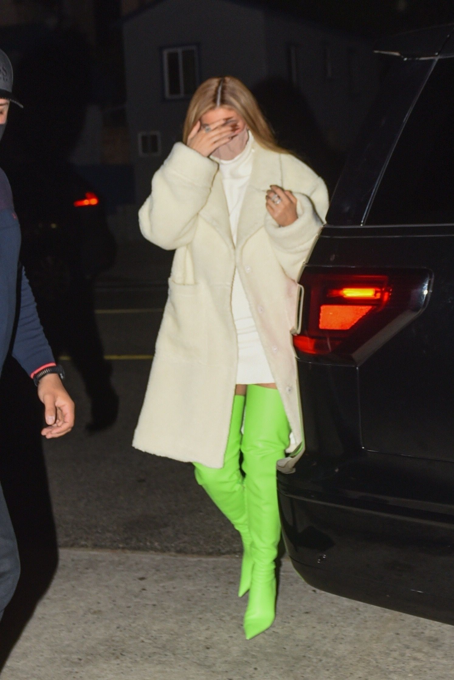 Access_Kardashian_002.jpg