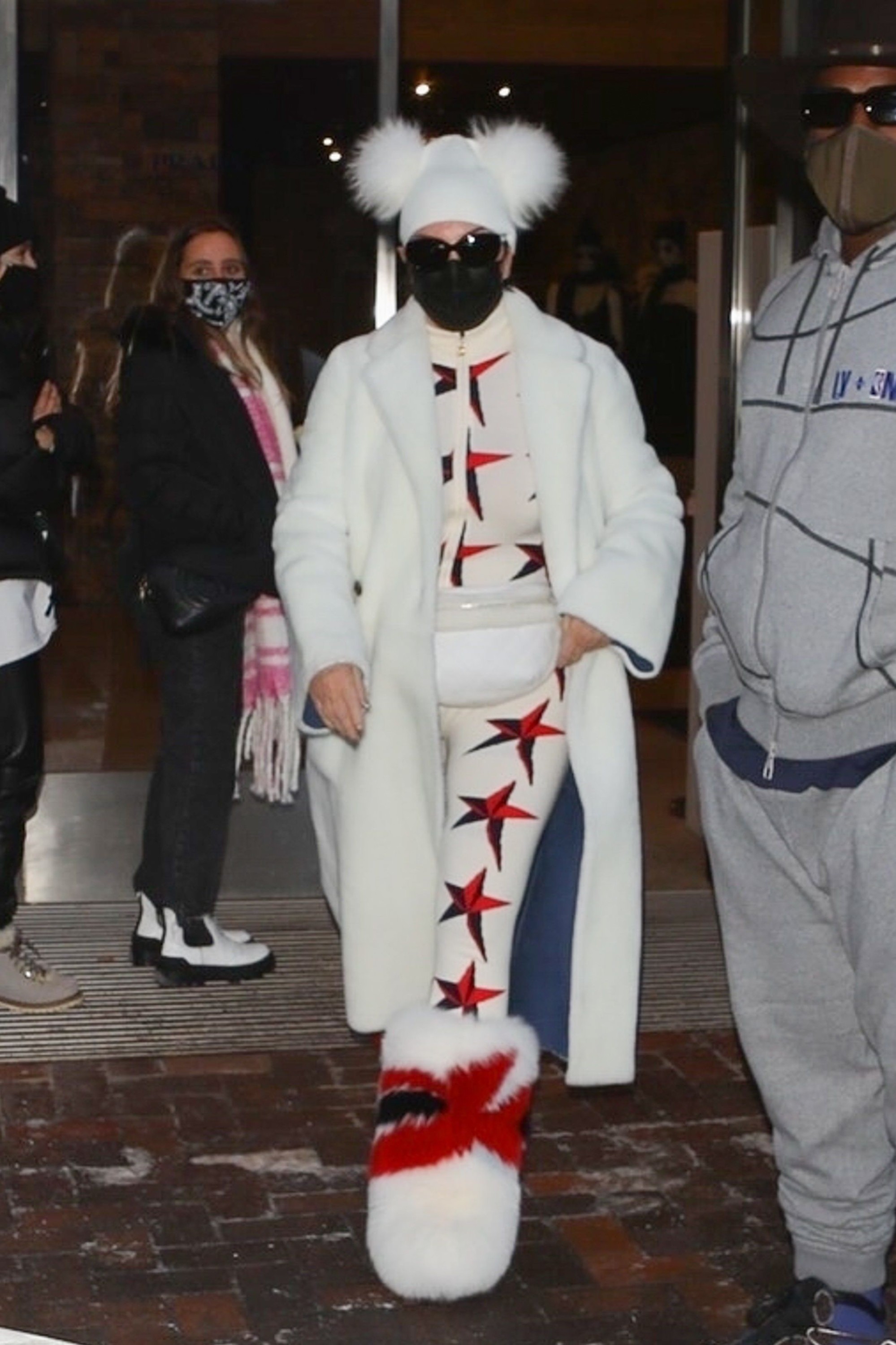 Access_Kardashian_001.jpg
