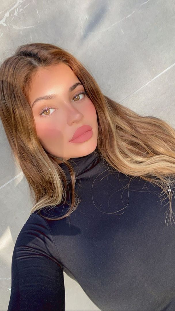 Access_Kardashian_004~2.jpg