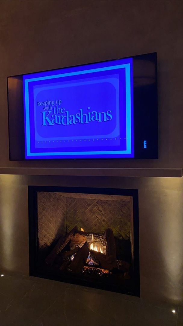 Access_Kardashian_011~0.jpg