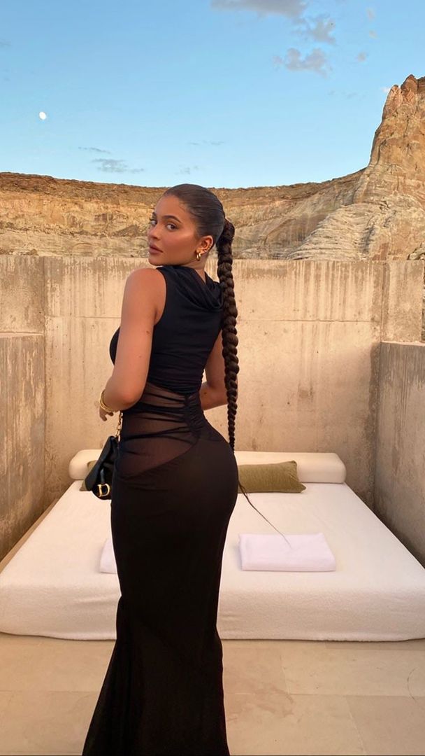 Access_Kardashian_014~1.jpg