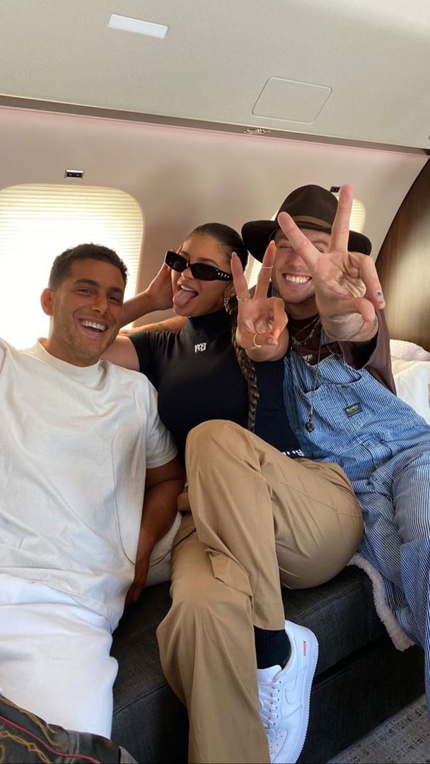 Access_Kardashian_035~2.jpg