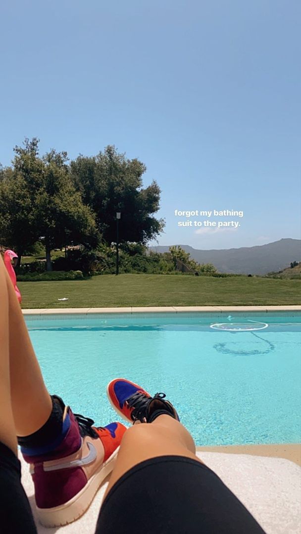 Access_Kardashian_054~1.jpg