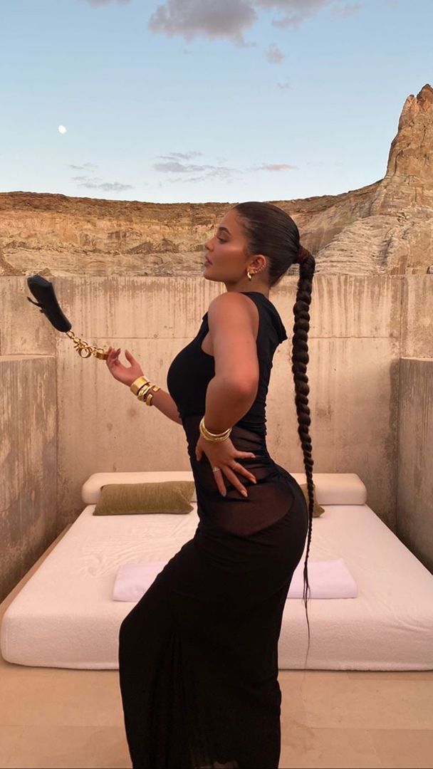 Access_Kardashian_088~1.jpg