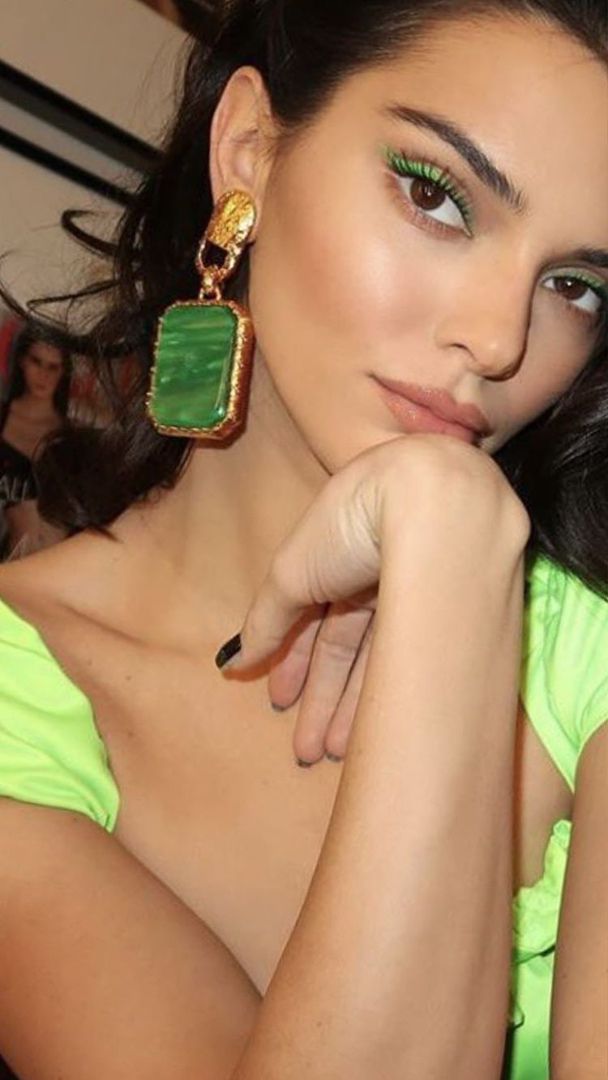 Access_Kardashian_111~1.jpg