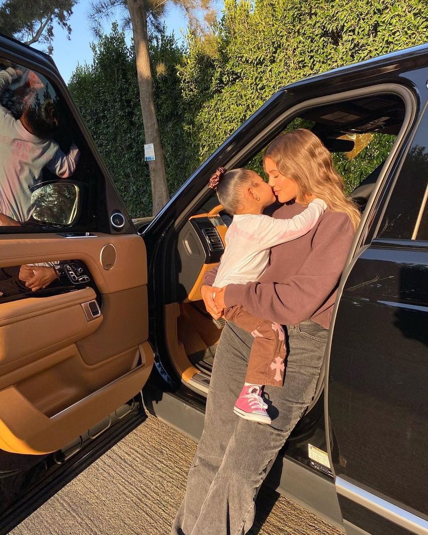 Access_Kardashian_126~2.jpg
