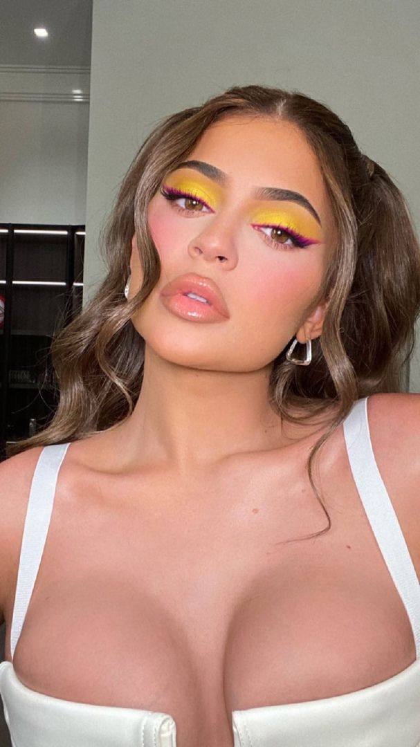 Access_Kardashian_134~2.jpg