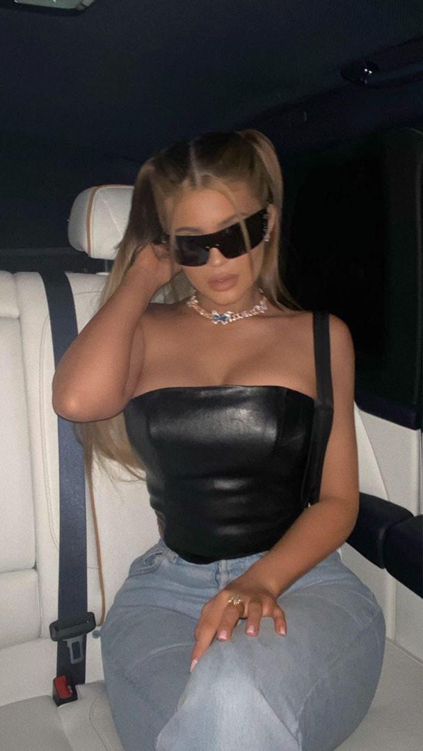 Access_Kardashian_166~1.jpg