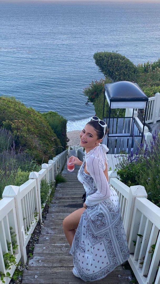 Access_Kardashian_180~1.jpg