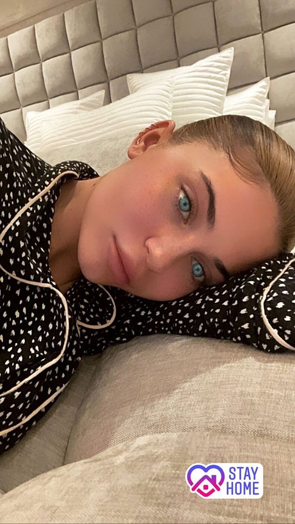 Access_Kardashian_187~0.jpg