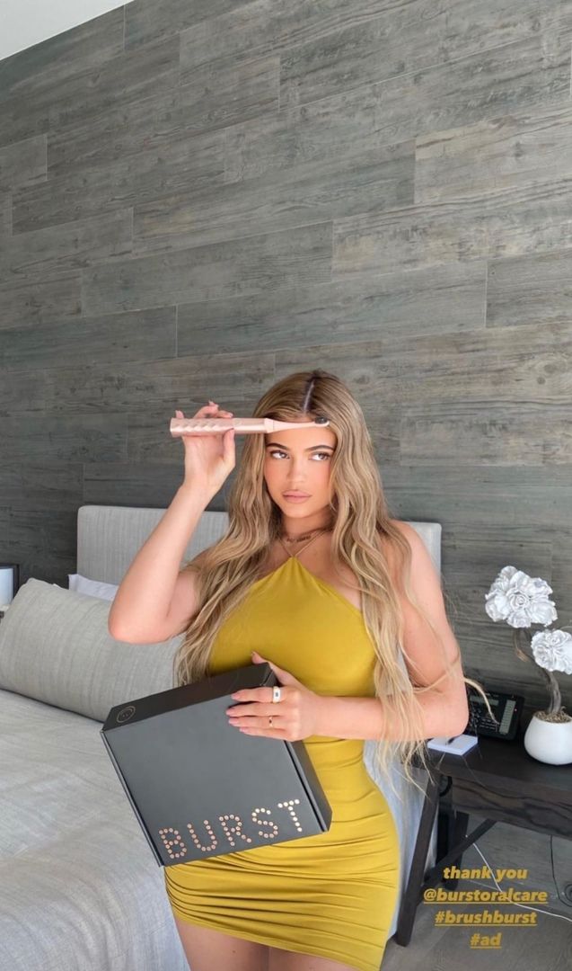 Access_Kardashian_199~1.jpg