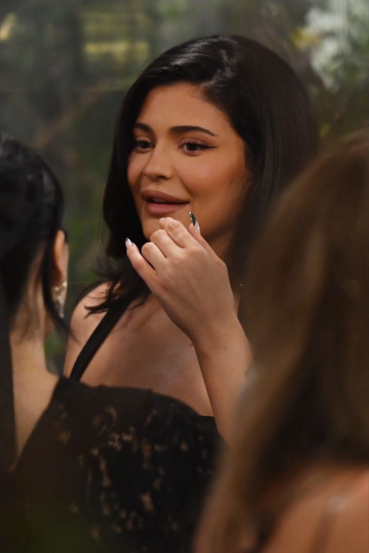 Access_Kardashian_004~0.jpg