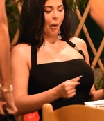 Access_Kardashian_005~0.jpg