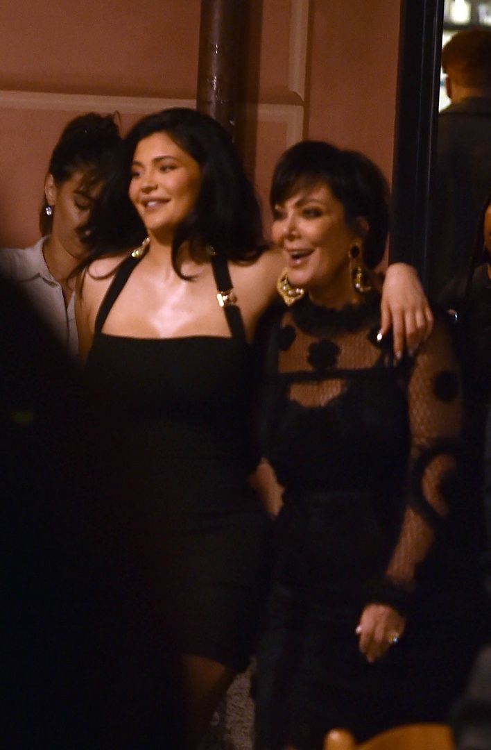 Access_Kardashian_001~0.jpg