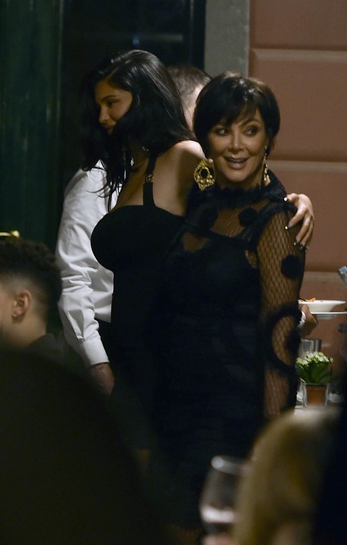 Access_Kardashian_005~0.jpg