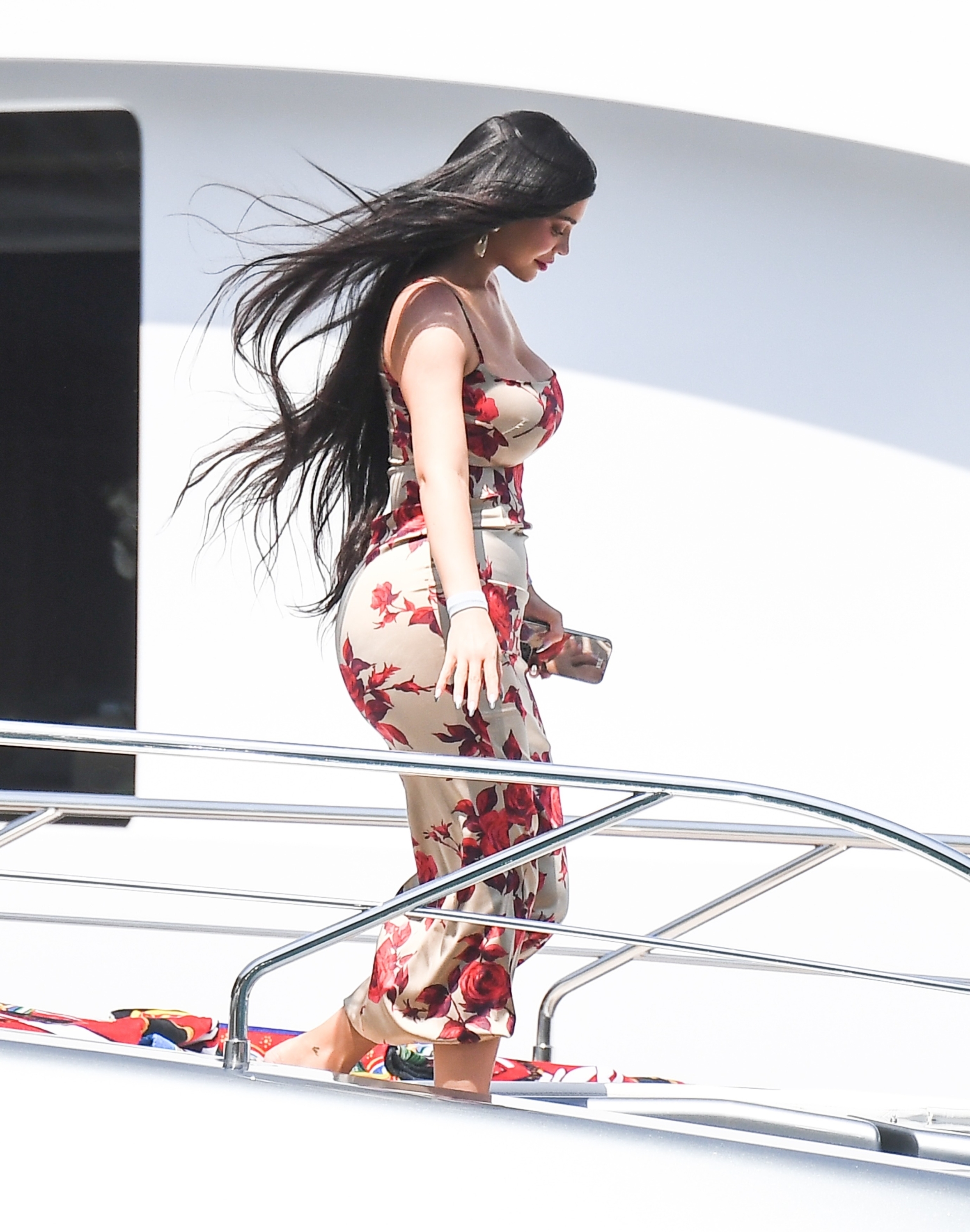 Access_Kardashian_001.jpg