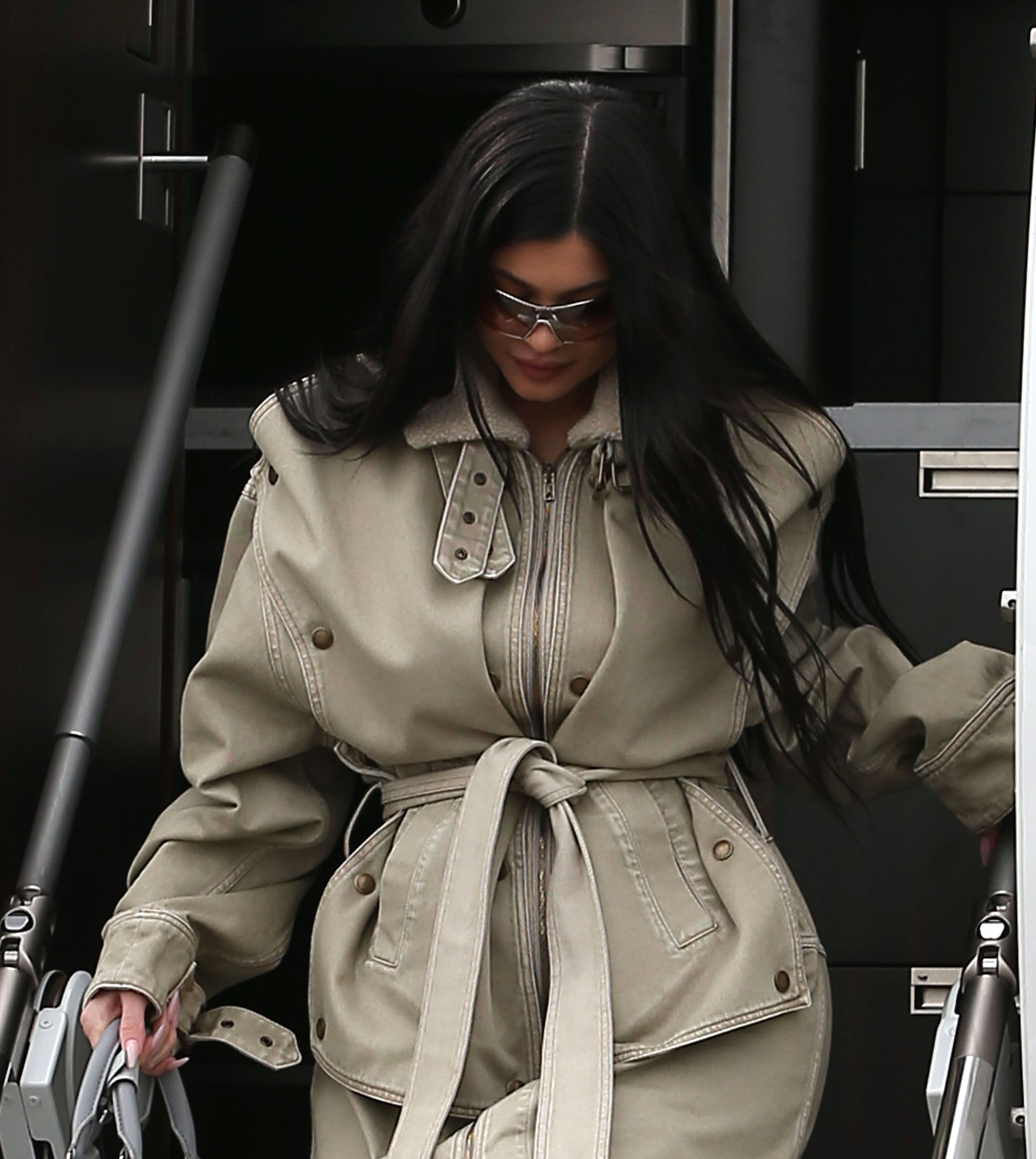 Access_Kardashian_003~0.jpg