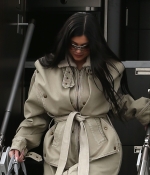 Access_Kardashian_003~0.jpg