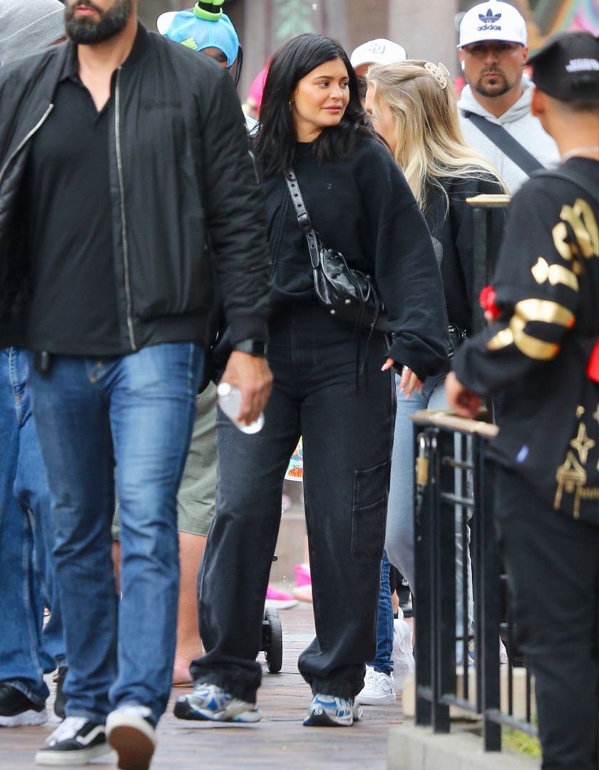 Access_Kardashian002.jpg