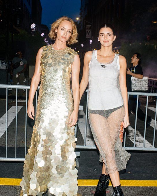 Access_Kardashian_001~0.jpg