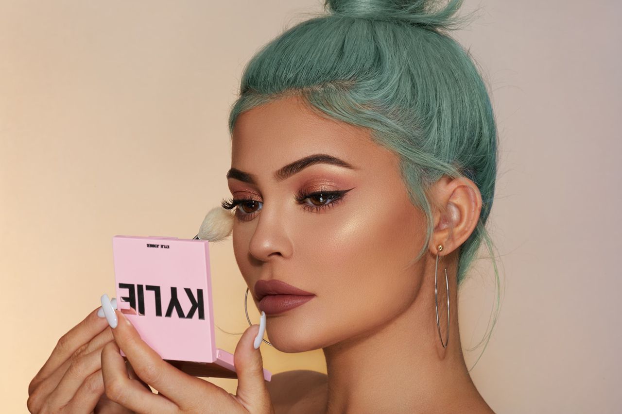 Access_Kardashian_001.jpg