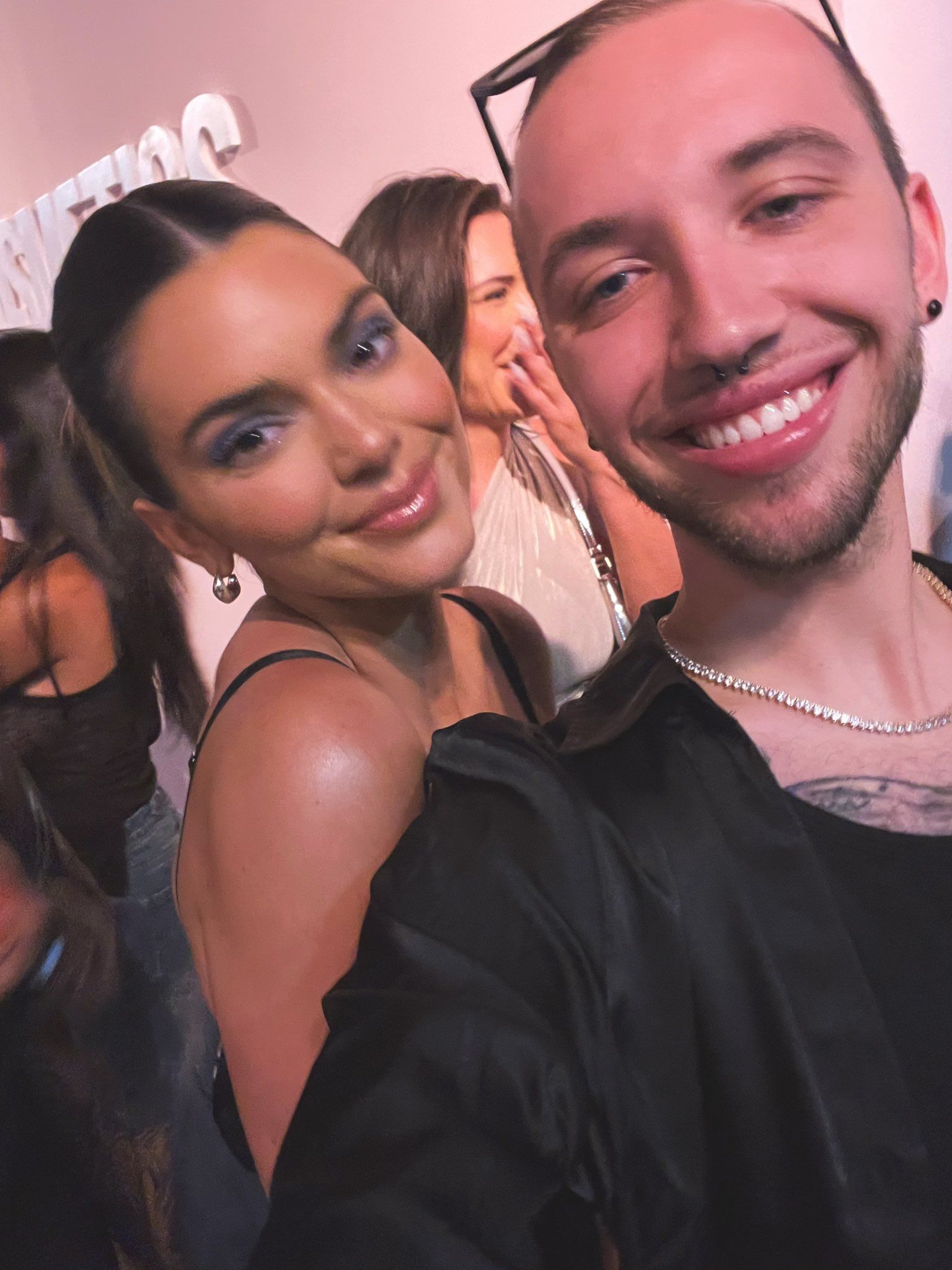 Access_Kardashian_002.jpg