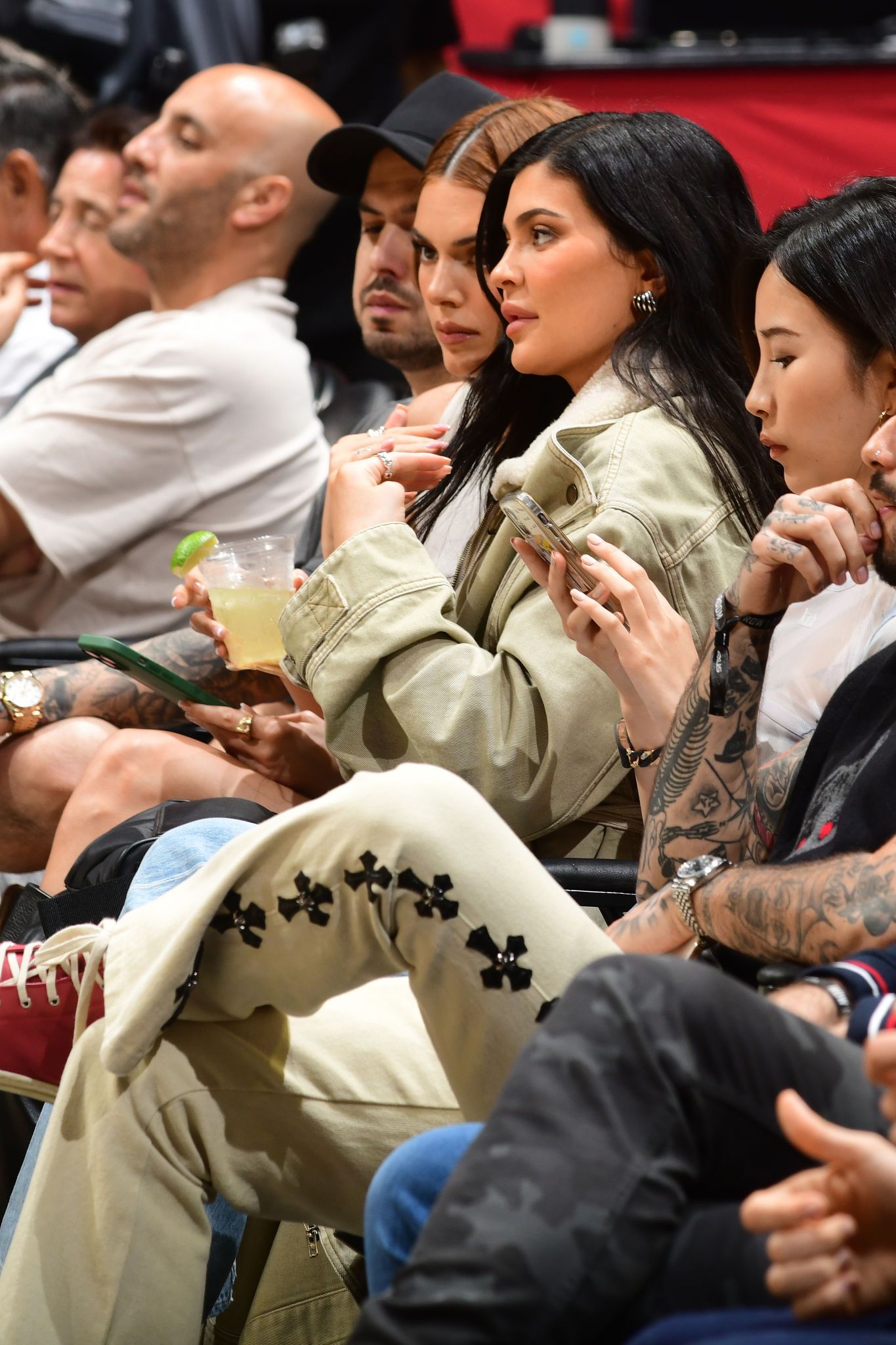 Access_Kardashian012.jpg