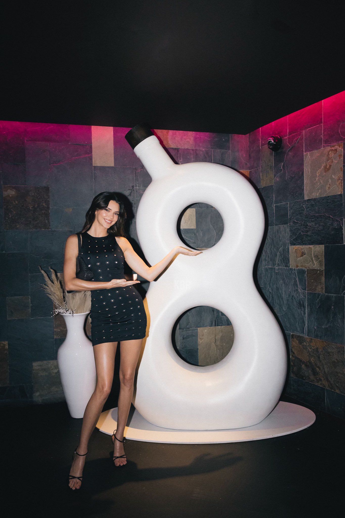 Access_Kardashian_001~0.jpg
