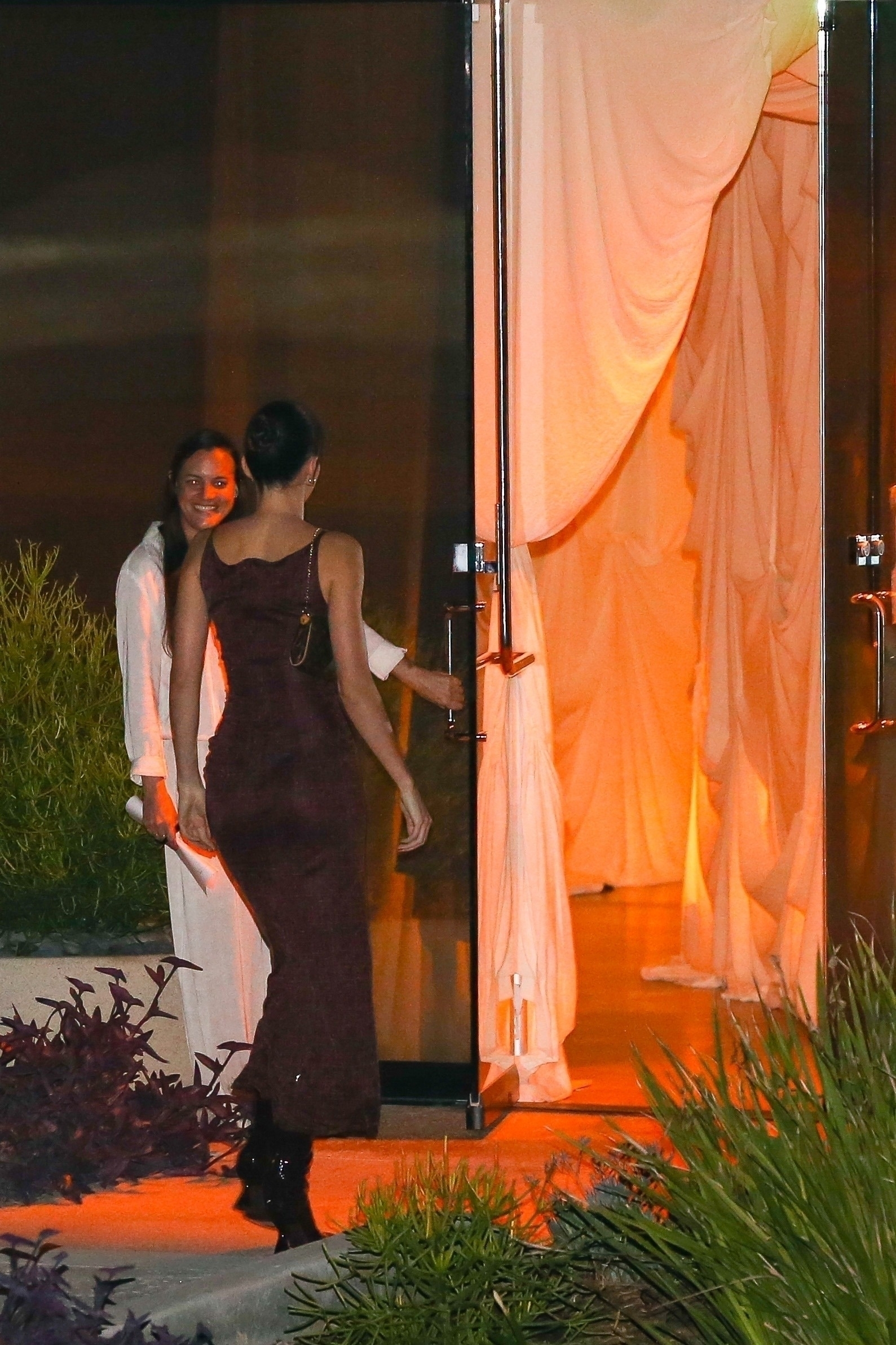 Access_Kardashian_012~0.jpg