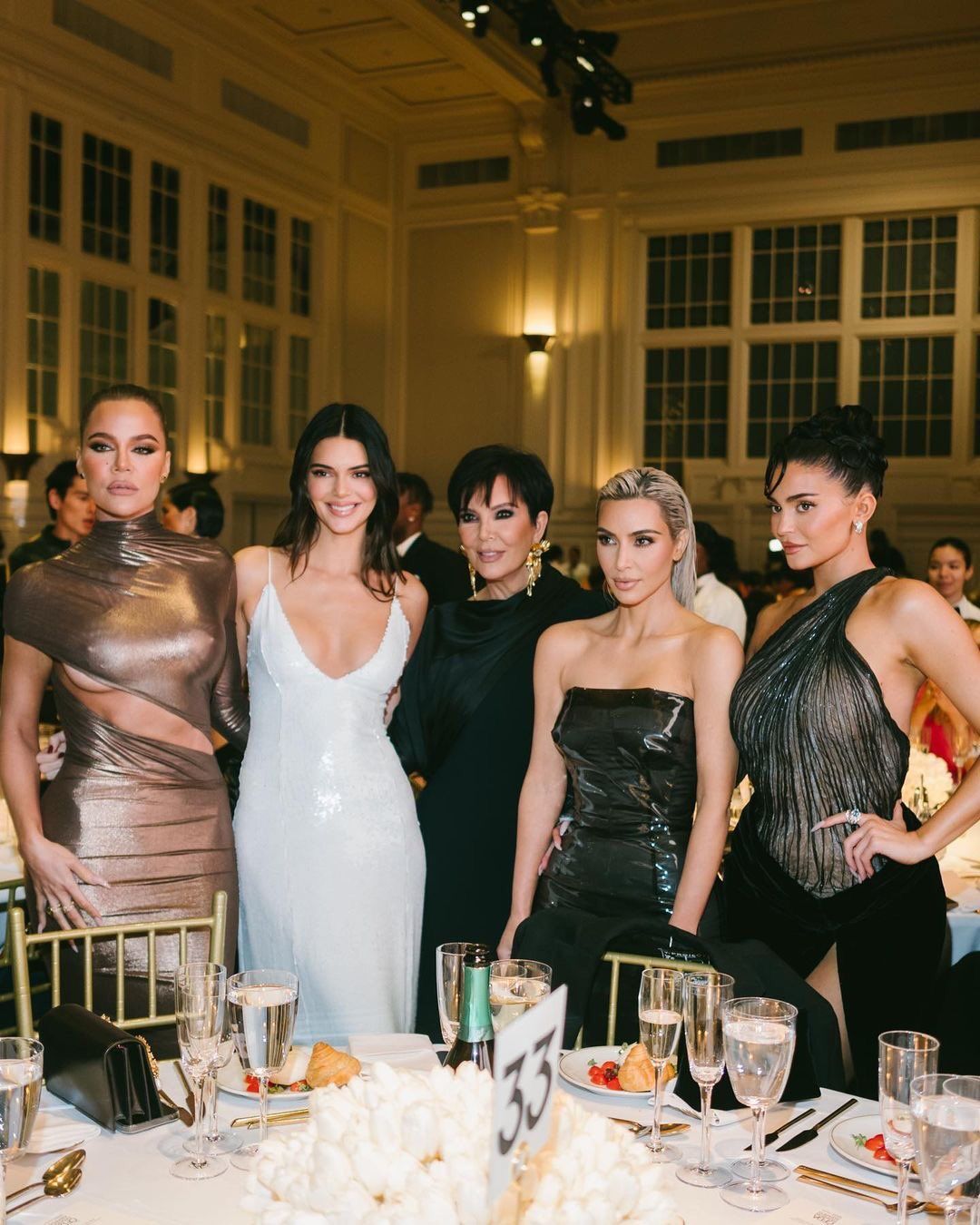 Access_Kardashian_003~0.jpg