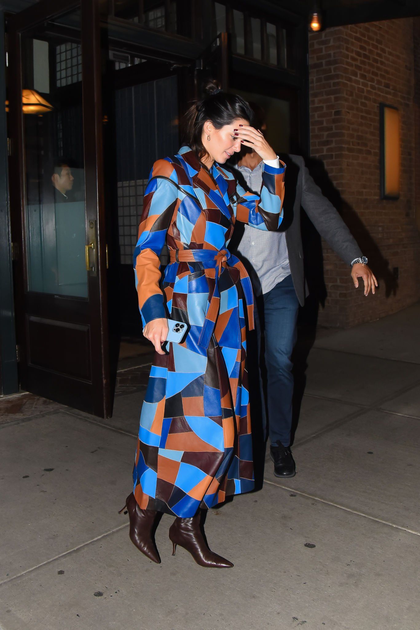 Access_Kardashian_002~0.jpg