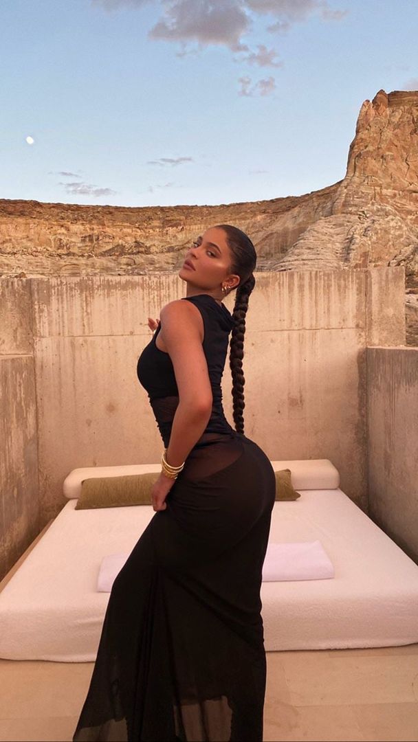 Access_Kardashian_390.jpg