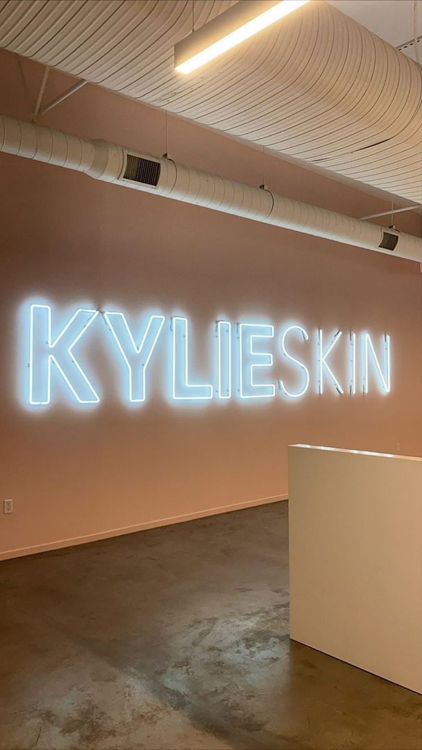 Access_Kardashian_511.jpg