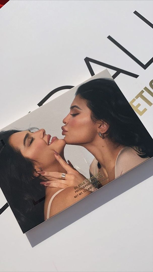 Access_Kardashian_938.jpg