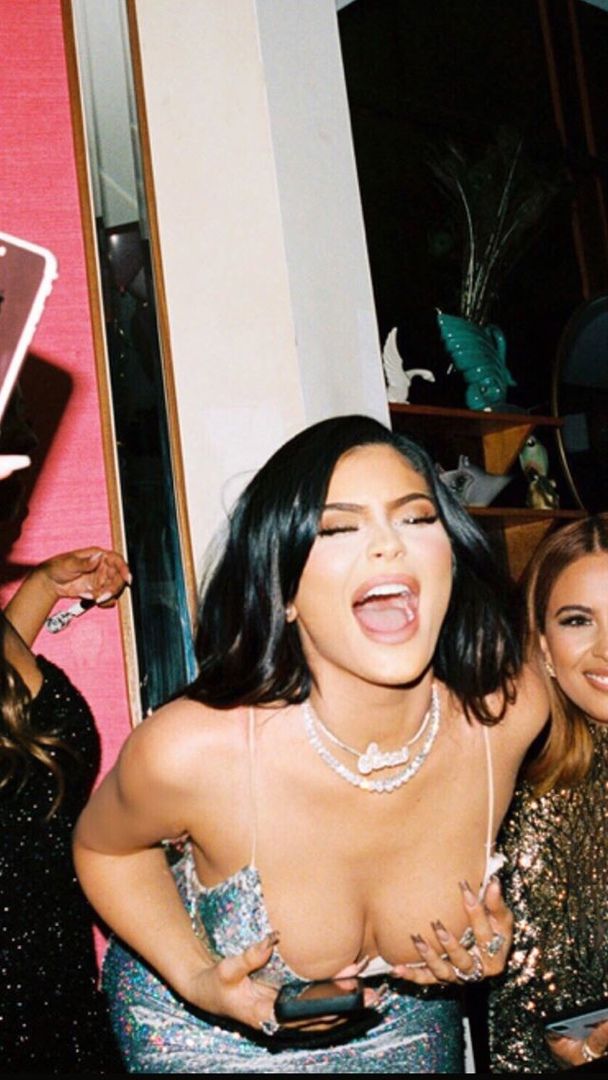 Access_Kardashian_946.jpg