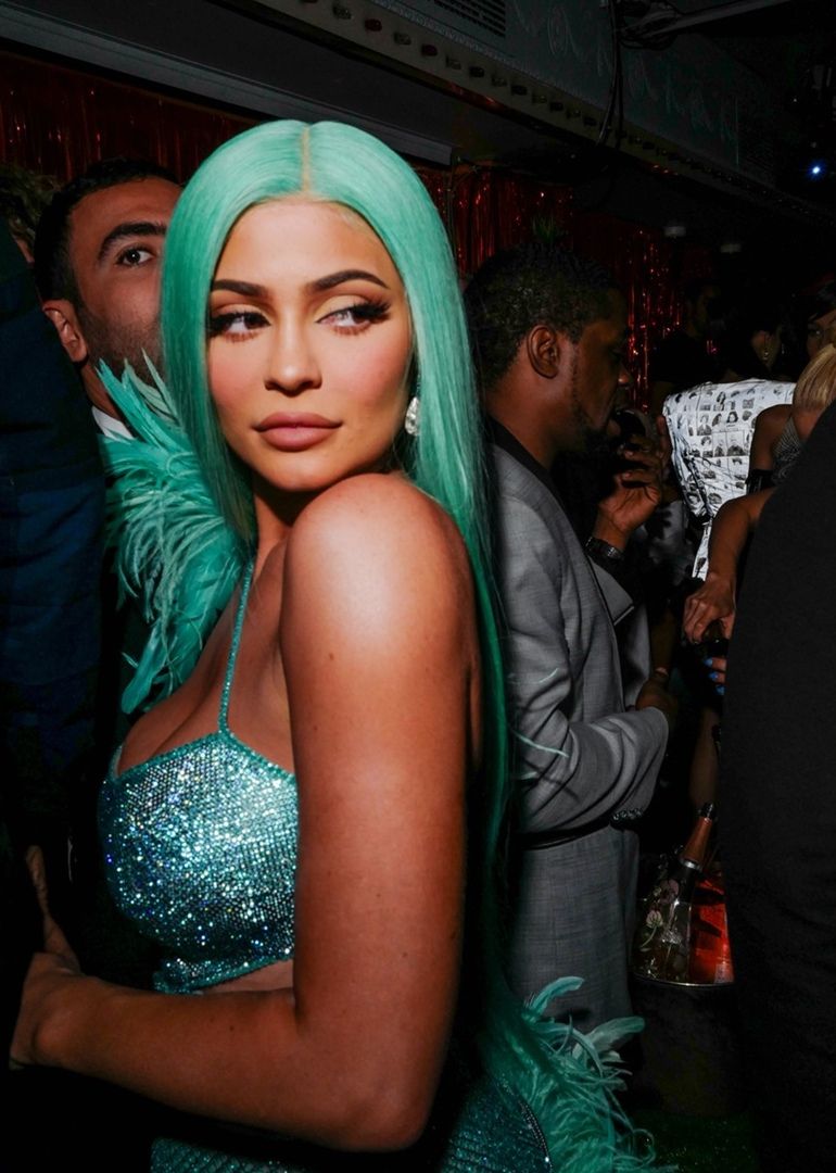 Access_Kardashian_001.jpg