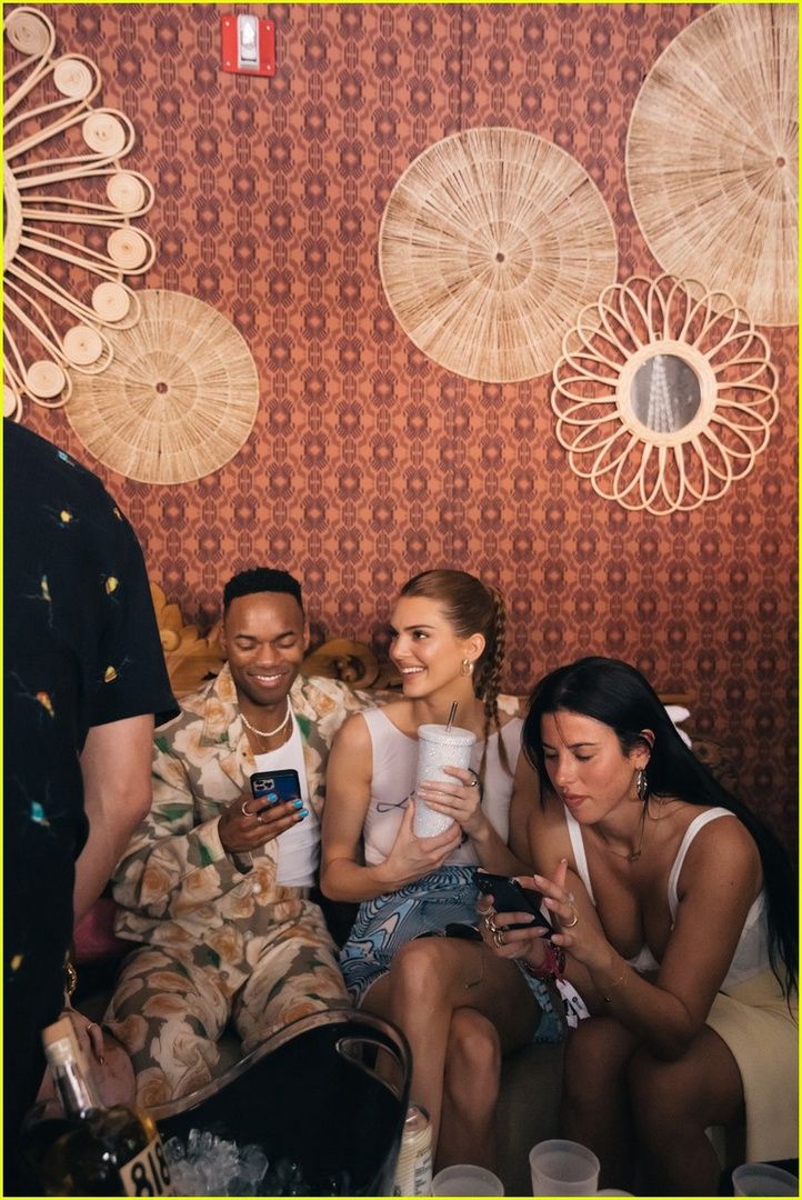 Access_Kardashian_012.jpg