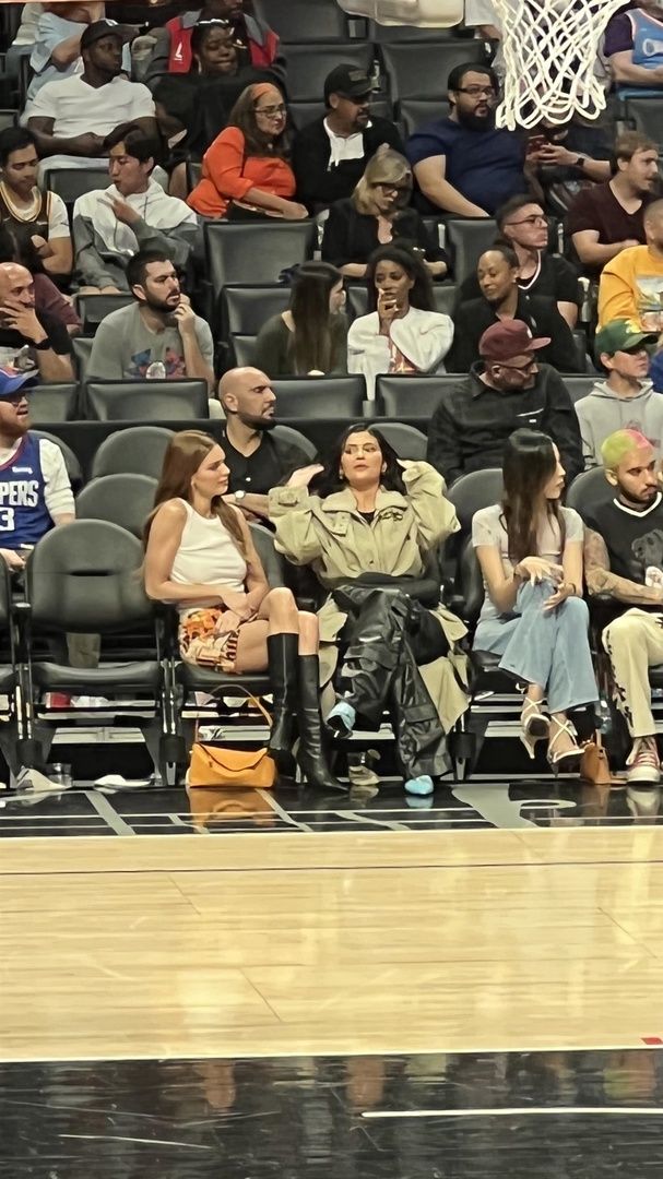 Access_Kardashian_003.jpg
