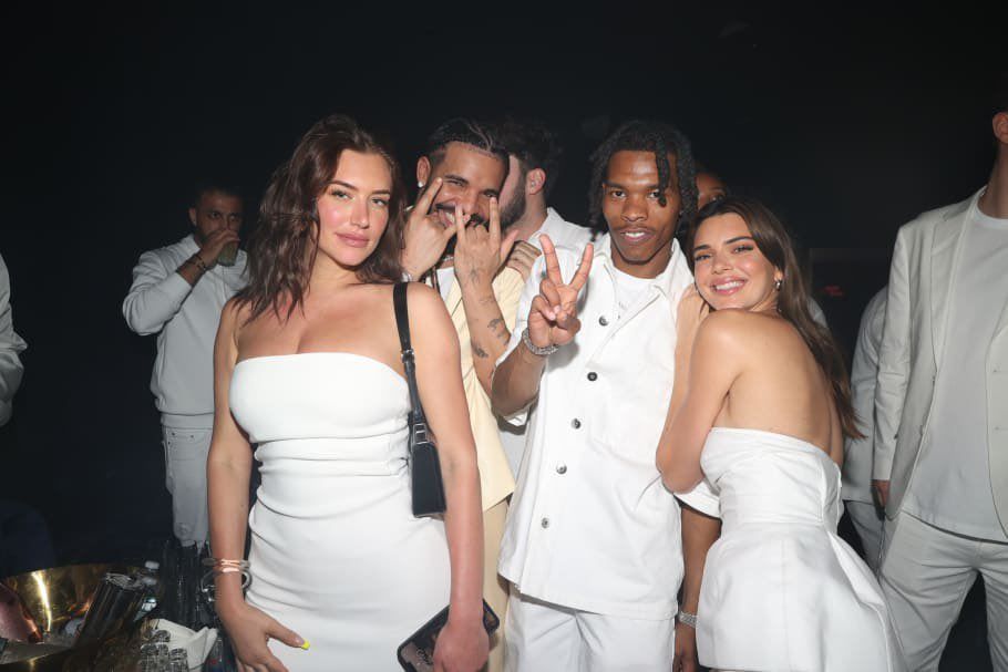 Access_Kardashian_002.jpg