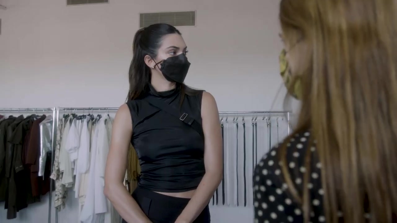 Kendall_Jenner_x_FWRD_Khaite_Showroom_Visit_7C_Behind_the_Scenes_0721.jpg