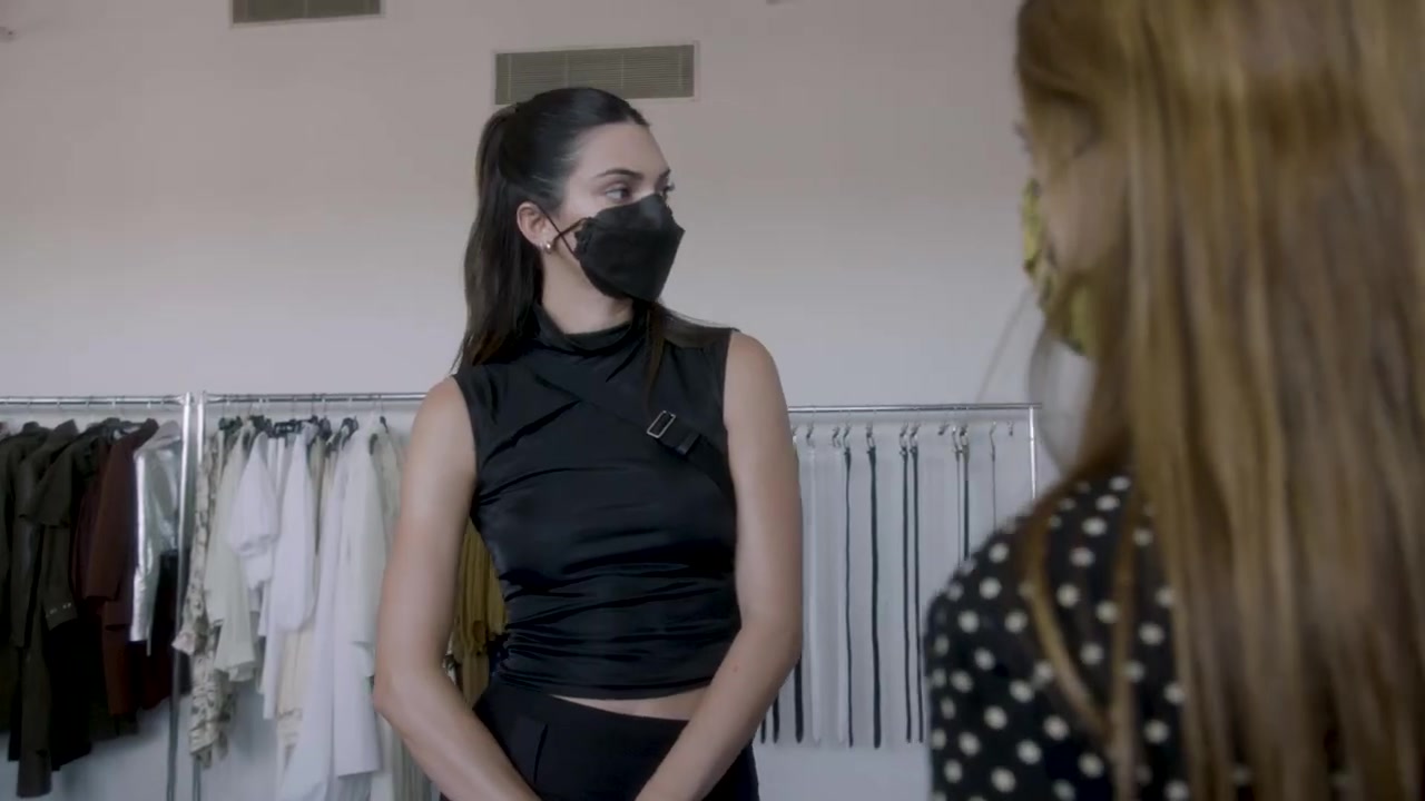 Kendall_Jenner_x_FWRD_Khaite_Showroom_Visit_7C_Behind_the_Scenes_0725.jpg