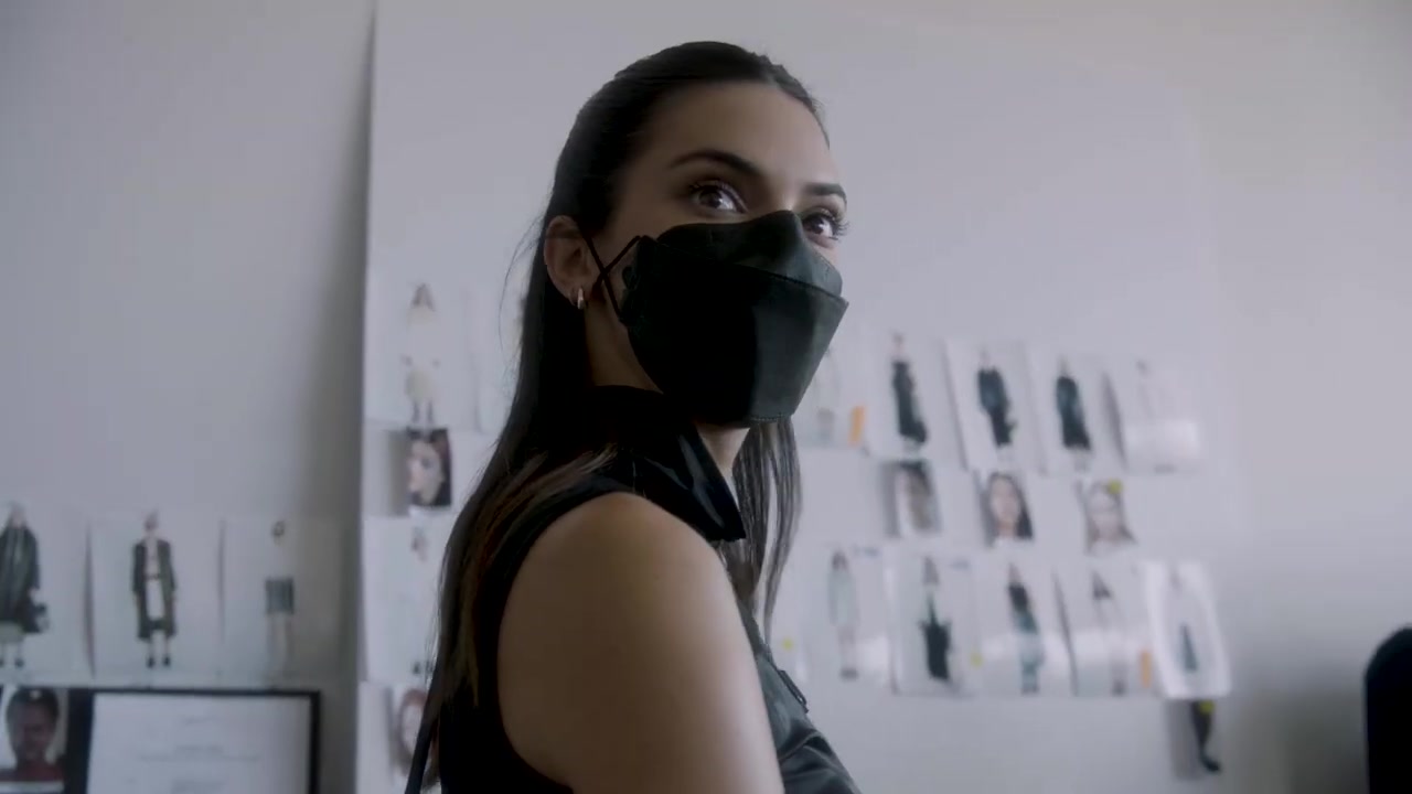 Kendall_Jenner_x_FWRD_Khaite_Showroom_Visit_7C_Behind_the_Scenes_0888.jpg