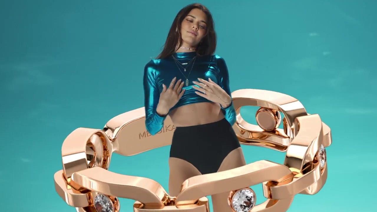 Kendall_Jenner_shines_as_the_new_face_of_Messika_campaign_hmnHs4blGUU_249.jpg