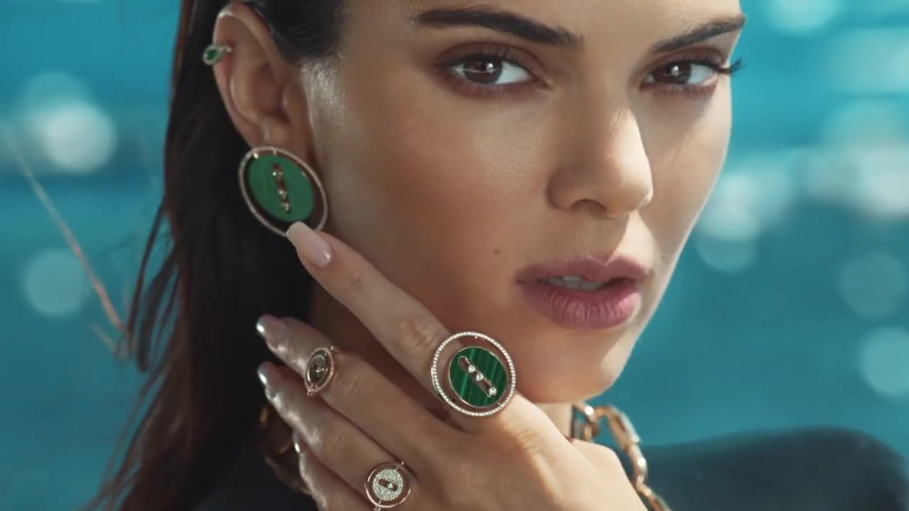 Kendall_Jenner_shines_as_the_new_face_of_Messika_campaign_hmnHs4blGUU_299.jpg