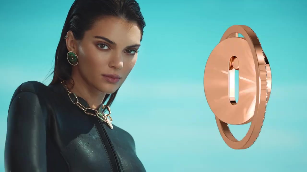 Kendall_Jenner_shines_as_the_new_face_of_Messika_campaign_hmnHs4blGUU_326.jpg