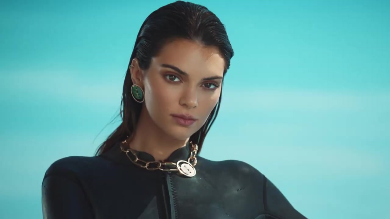 Kendall_Jenner_shines_as_the_new_face_of_Messika_campaign_hmnHs4blGUU_388.jpg