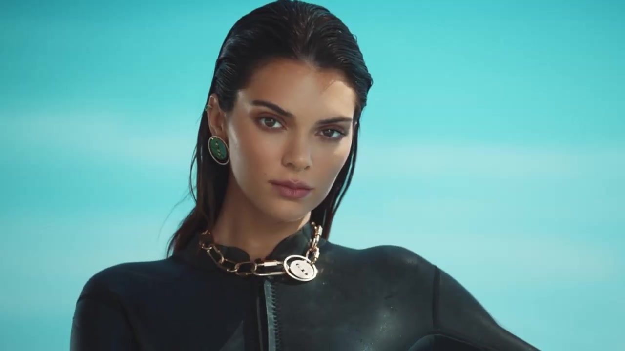 Kendall_Jenner_shines_as_the_new_face_of_Messika_campaign_hmnHs4blGUU_401.jpg